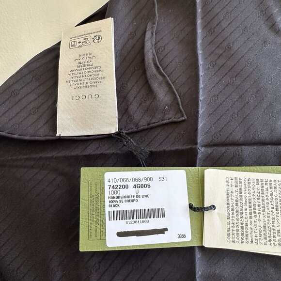 NWT GUCCI Men’s Handkerchief Silk 100% Authentic Logo GG 742200 Black - Picture 6 of 7